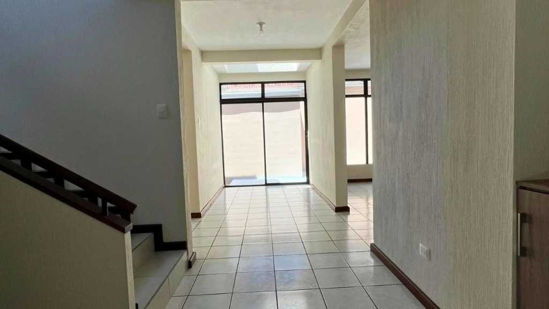 CASA EN RENTA – CONDOMINIO SAN SEBASTIÁN, AVENIDA HINCAPIÉ, ZONA 13 - Miniatura 14