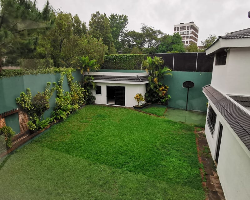 Vendo Espectacular casa en Zona 10