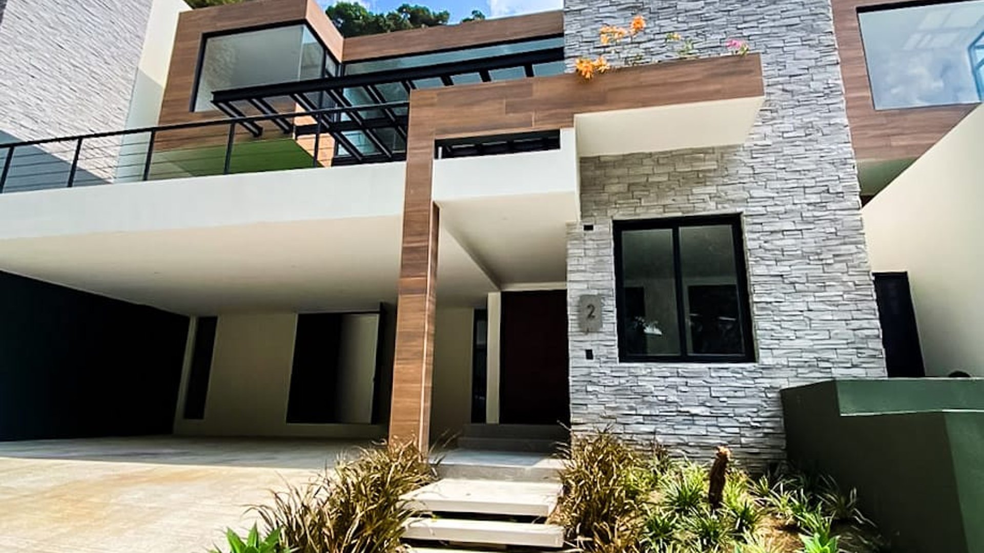 Casa en Venta en Condominio en Km 9.2 a Santa Catarina Pinula