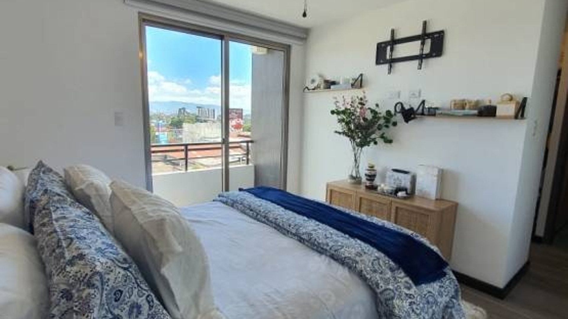 Apartamento en Venta, Zona 11 (V9965)