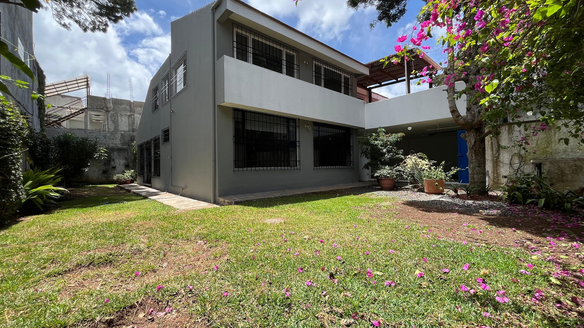 RENTA Casa Zona 16 Residencial San Gaspar