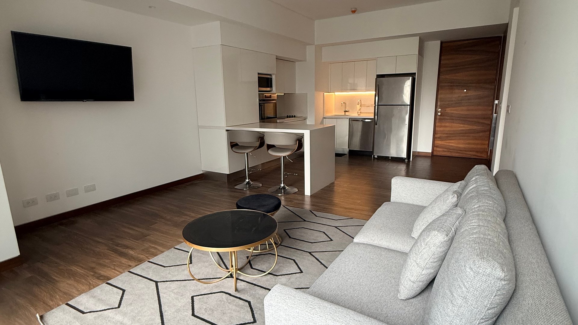 Elegante Apartamento 1 Habitación en Renta | Zona 10, Guatemala - Miniatura 4