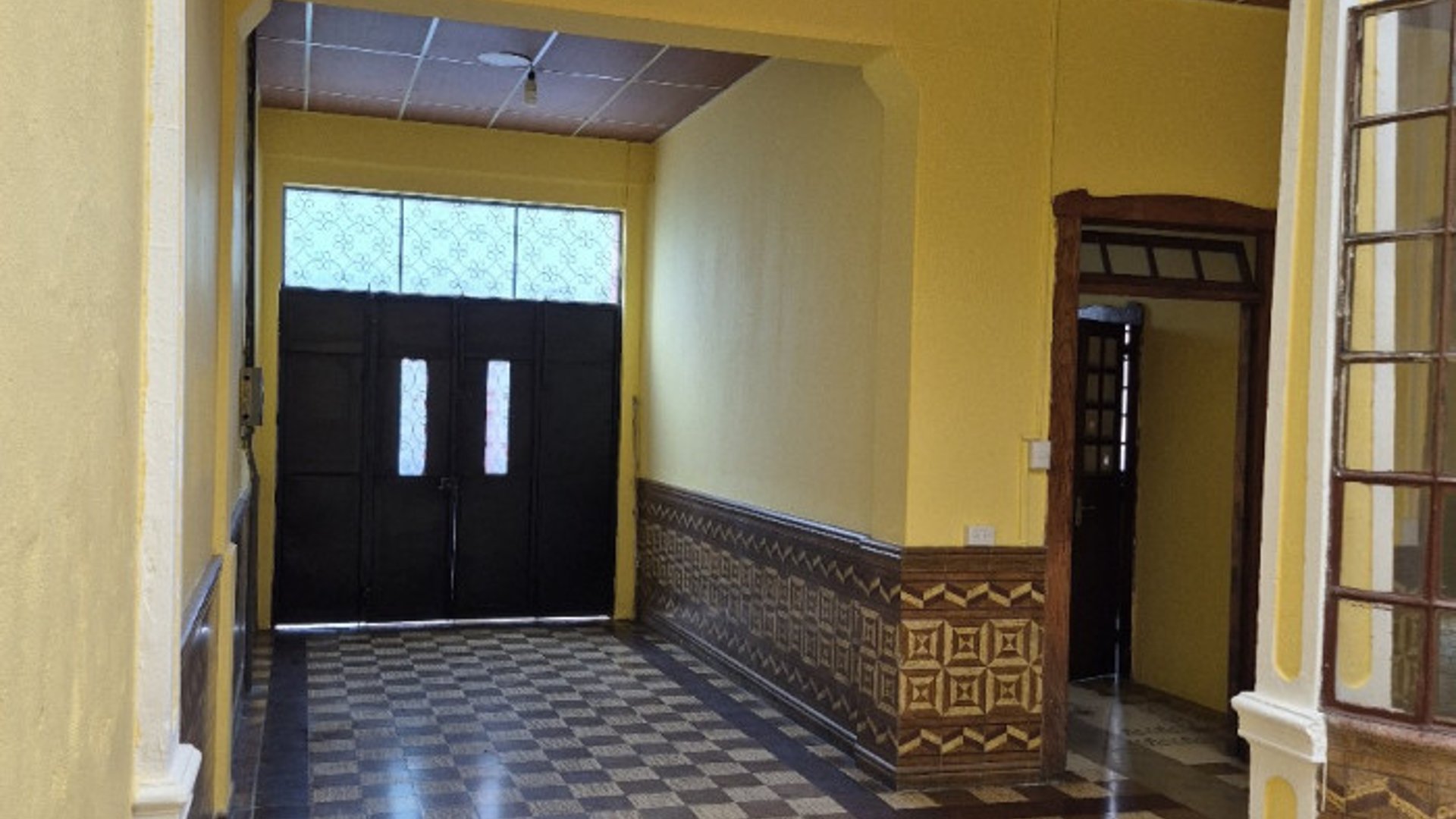 Rento Casa Grande para Oficinas o entidades en zona 2 - Miniatura 11