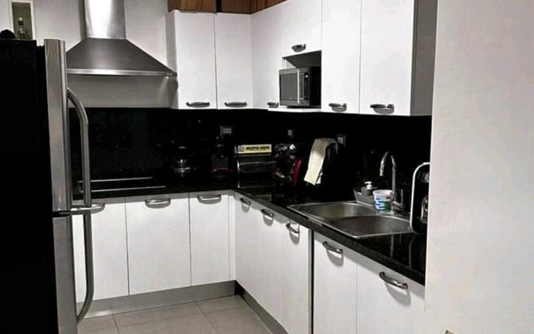 APARTAMENTO EN ALQUILER???? Edificio Verdino, Zona 15 - Miniatura 2