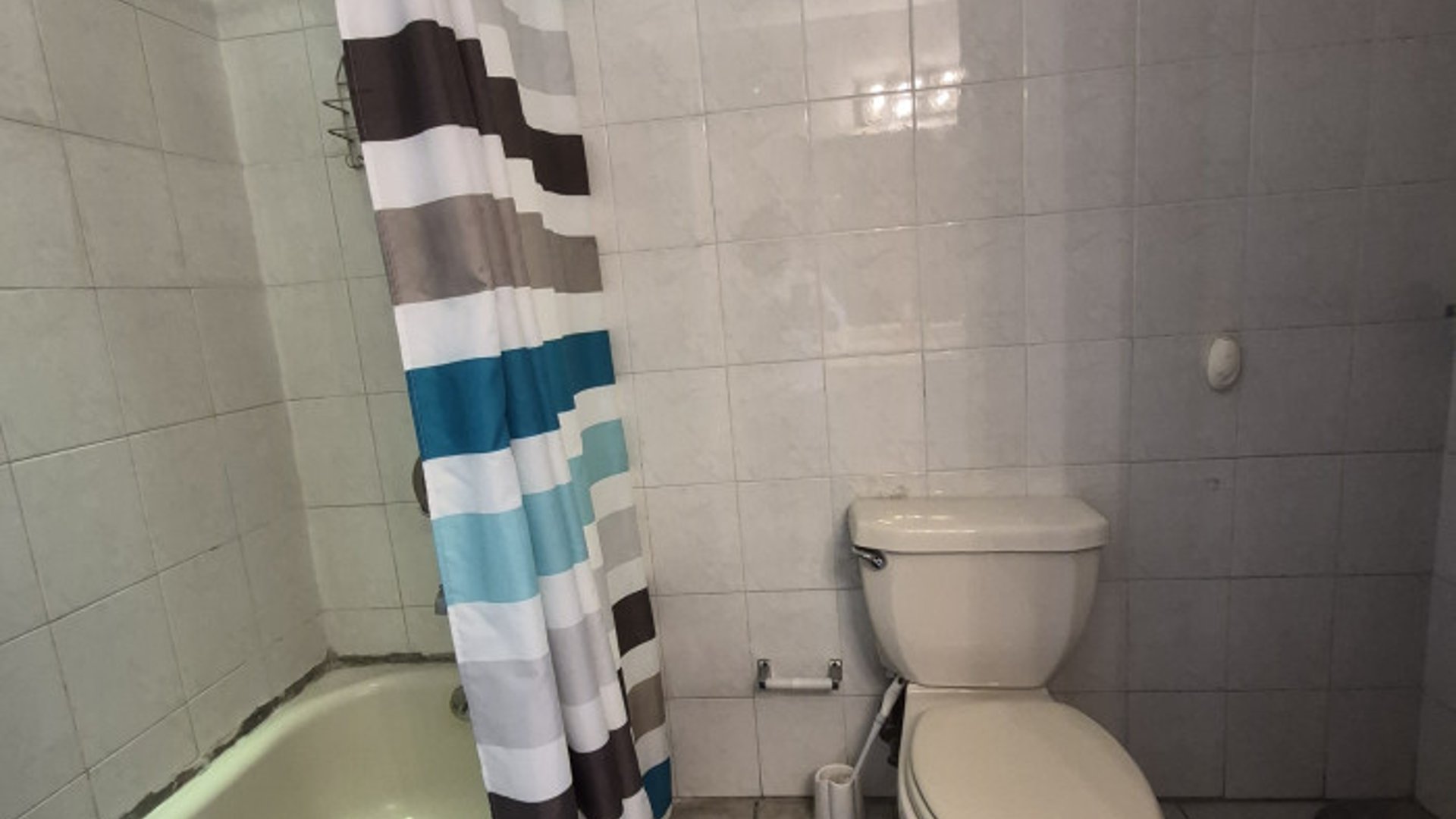 Renta apartamento amplio de 1 habitación en zona 15 VH2 - Miniatura 12