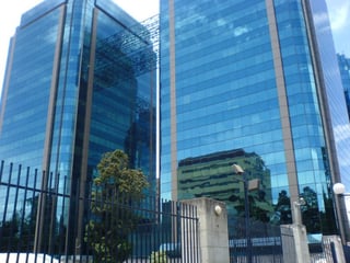 Oficina en Renta o Venta Edificio Europlaza Zona 14 - Image 2