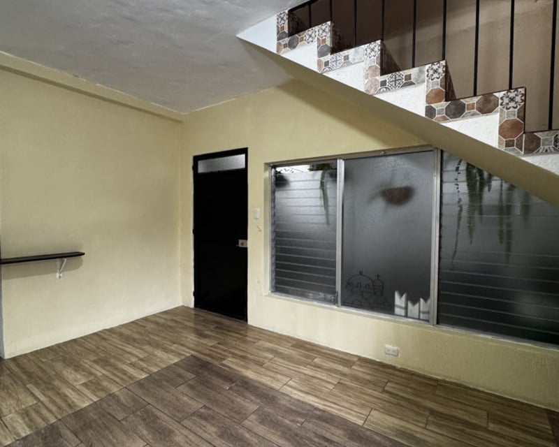 Apartamento en renta zona 17 - Miniatura 2