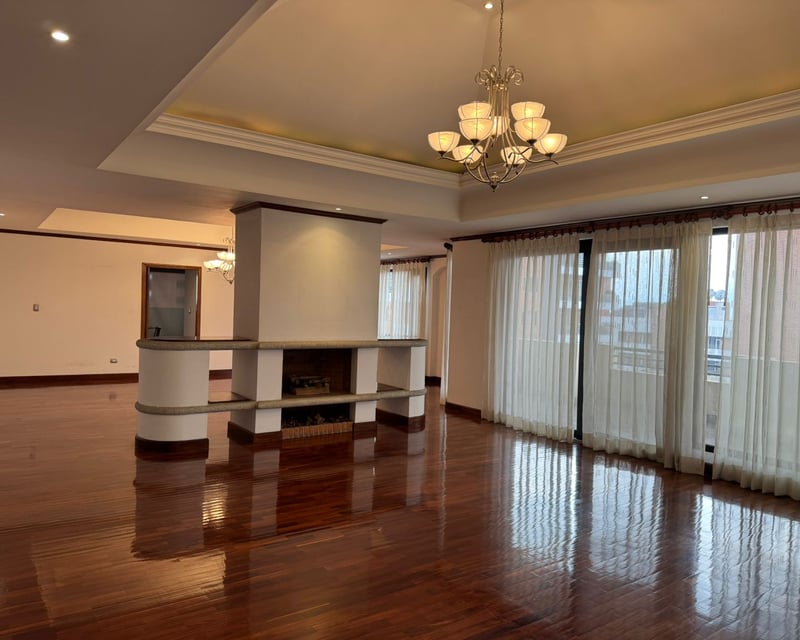 PentHouse En Venta / Renta Torrer Castelar, Zona 10