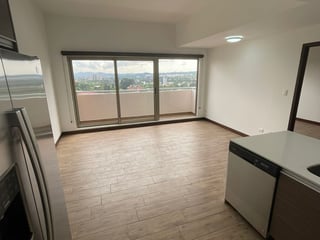 Apartamento en renta en zona 10 / Casalini Diagonal 6 - Image 2