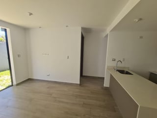 APARTAMENTO EN RENTA - ZONA 15 - 5