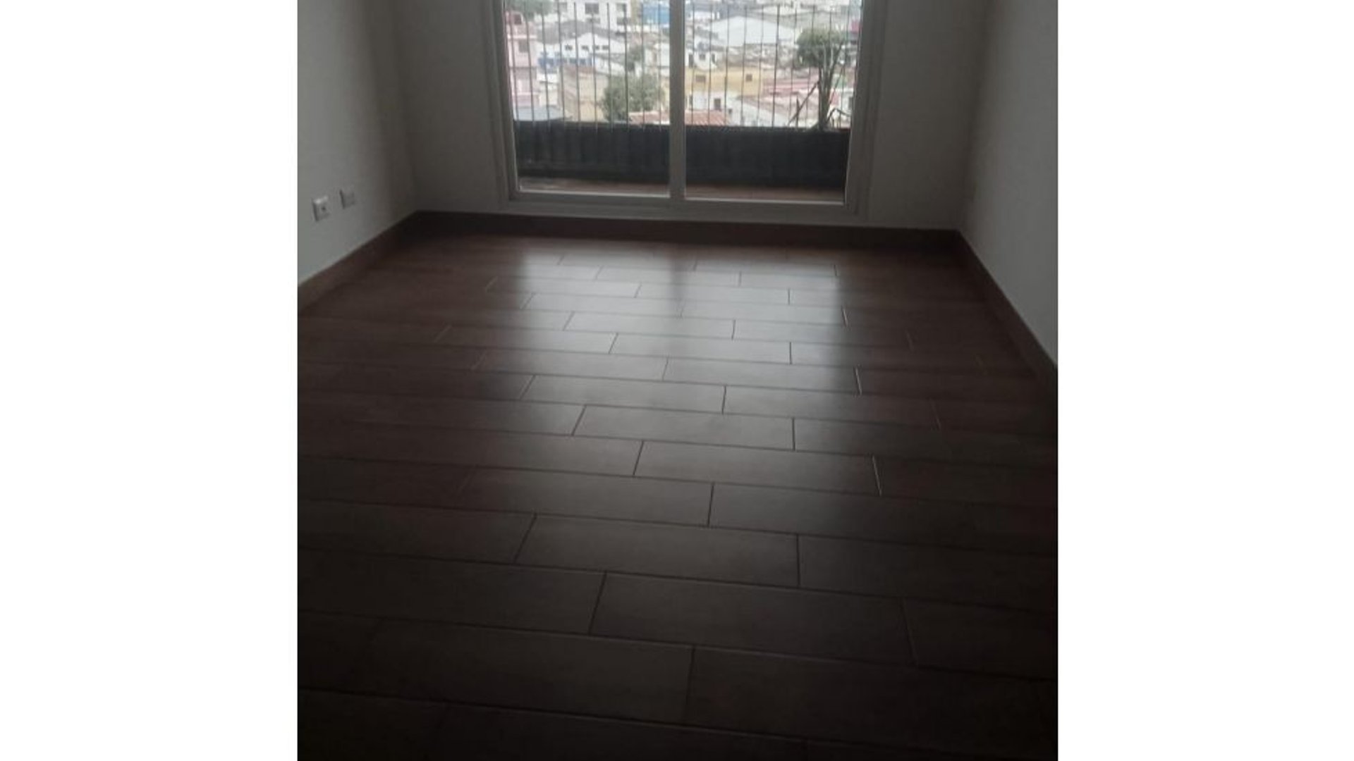  APARTAMENTO EN VENTA – 3 HAB + BALCÓN | EDIFICIO ROQUE | ZONA 2 - Miniatura 4