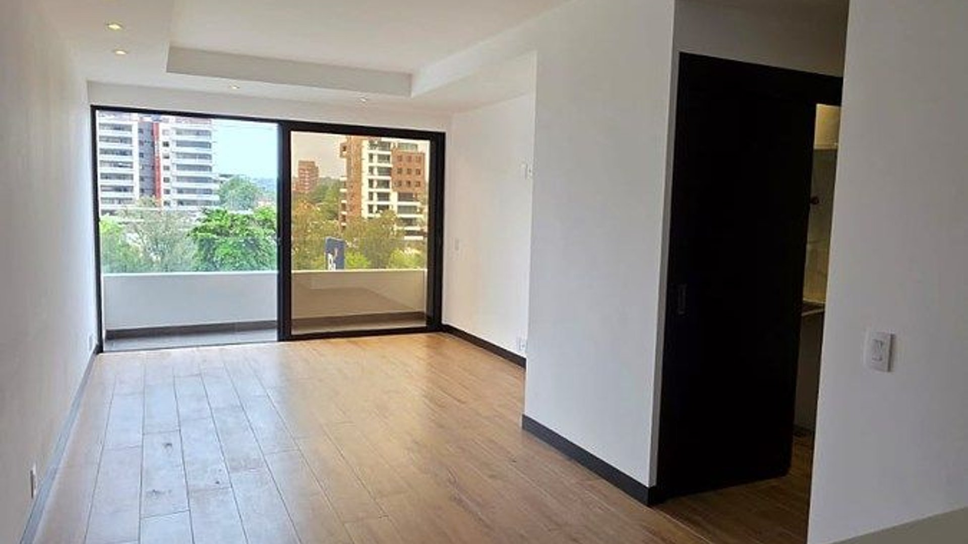 Apartamento en ALQUILER en zona 15 - Miniatura 12