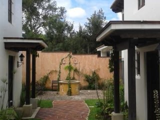 ALQUILER DE HERMOSO TOWNHOUSE - PASEO DEL OBISPO, ANTIGUA - 2