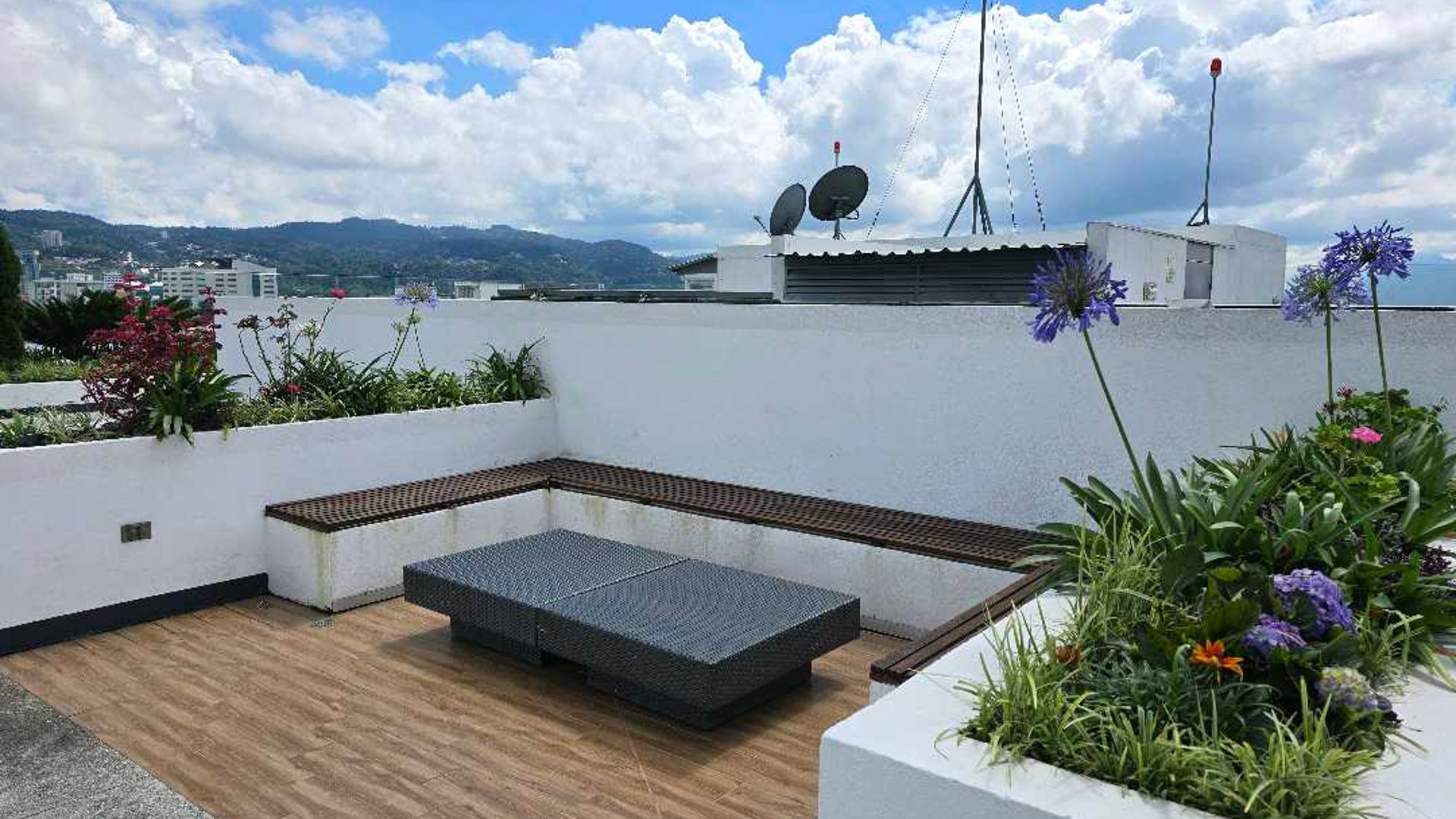 APARTAMENTO AMUEBLADO EN ALQUILER EN ZONA 10 - - Miniatura 22