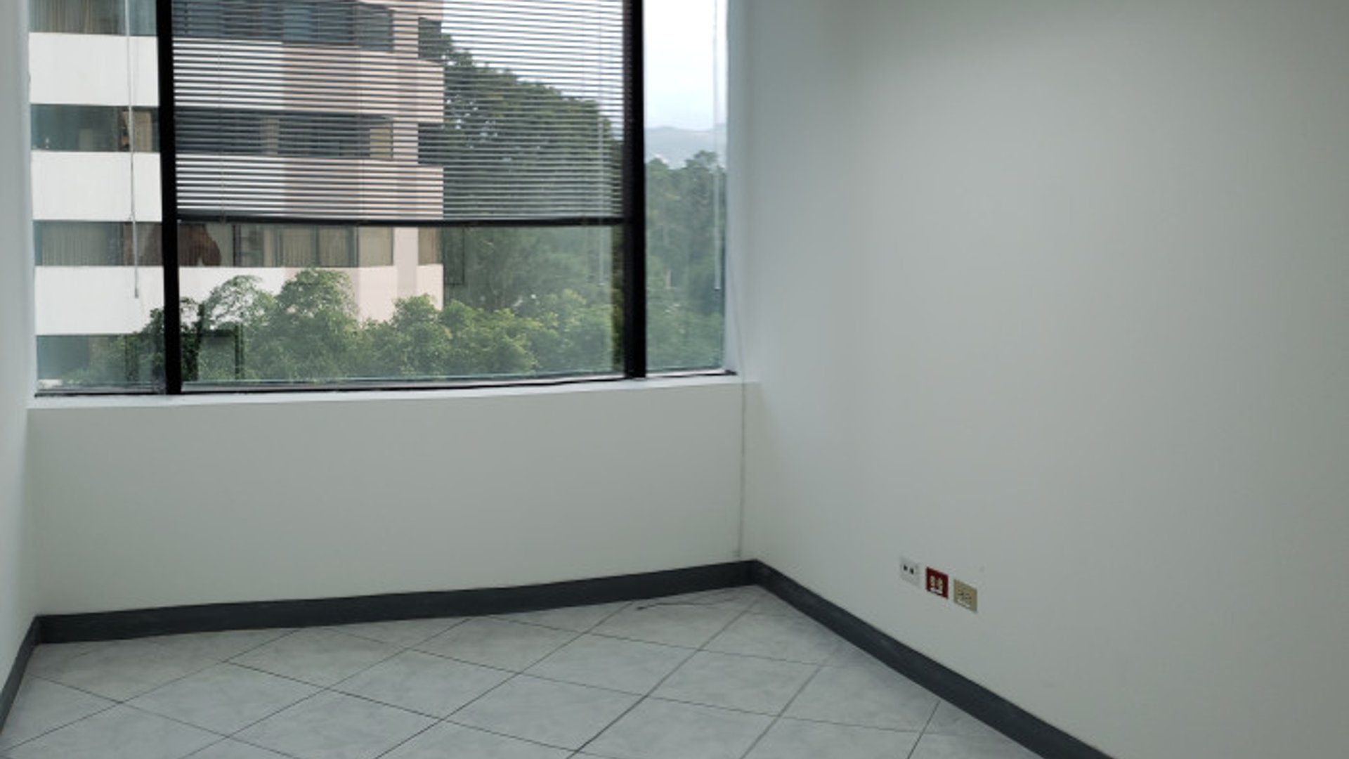 Oficina Comercial en Europlaza Z.14 en Venta o Alquiler - Miniatura 10