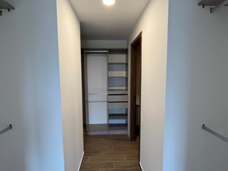 Luxurious 3 Bedroom Apartment for Sale in Zona 14, Guatemala City | 135m² | Parking | Walk-in Closet - Image 9