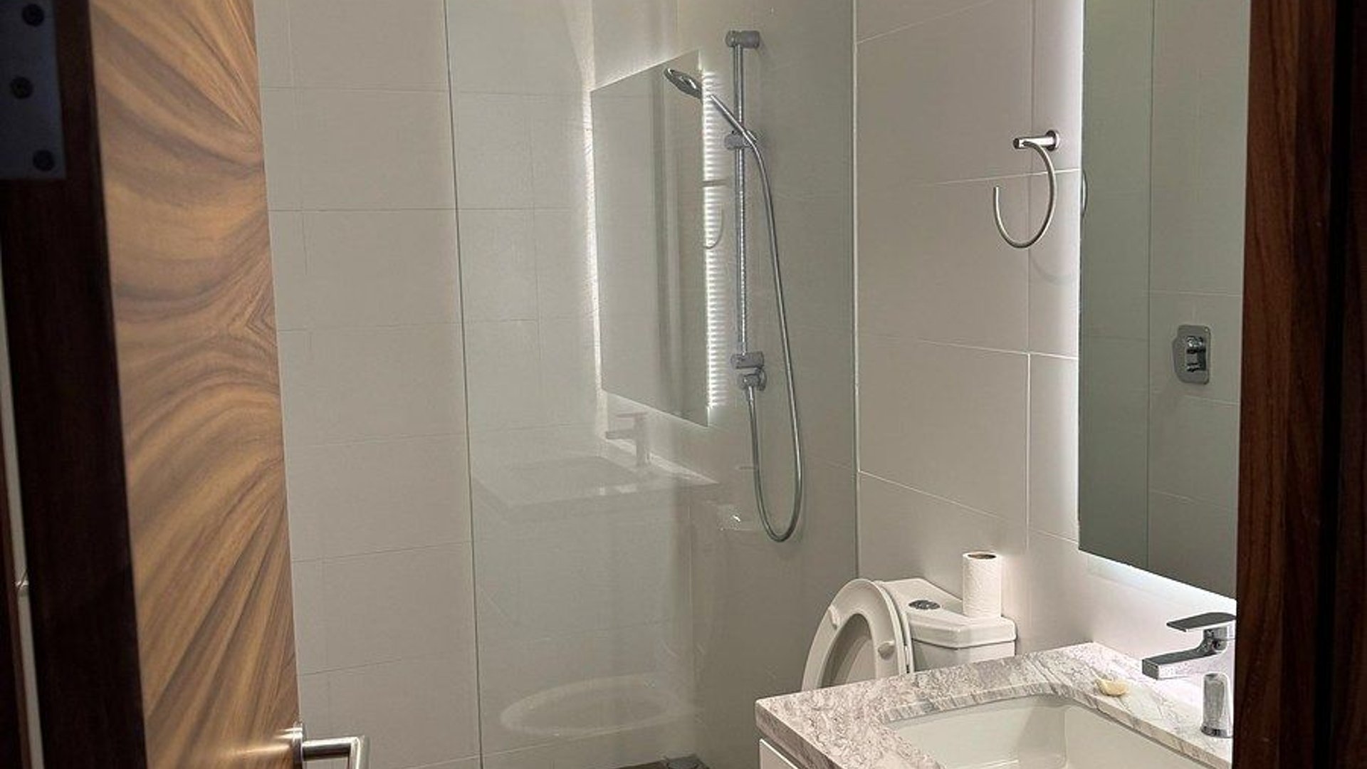 APARTAMENTO AMUEBLADO Y EQUIPADO EN AVIA, ZONA 10 - Miniatura 6
