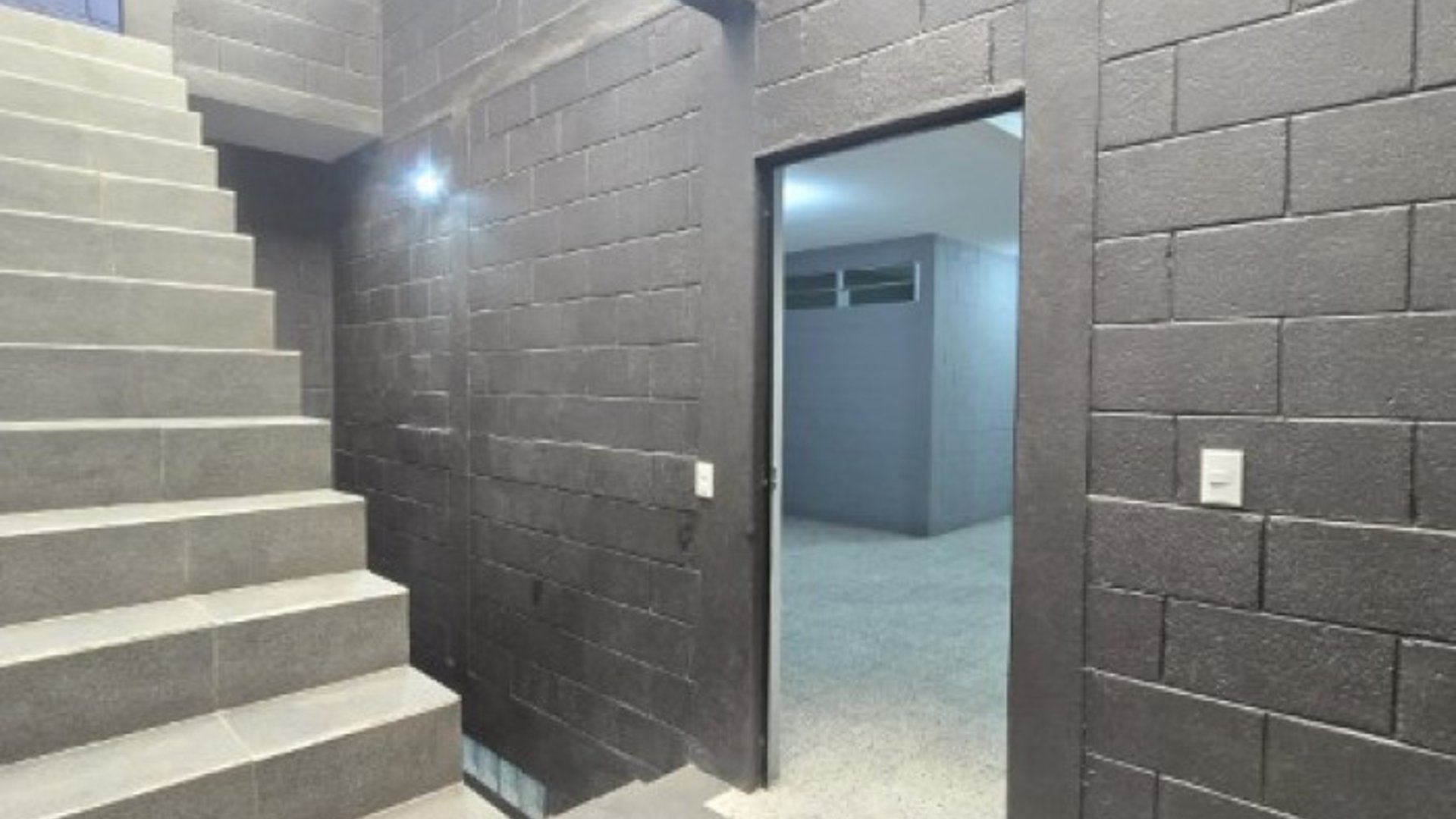 Edificio y Bodega en Renta Zona 12 sobre Aguilar Batres - Miniatura 11