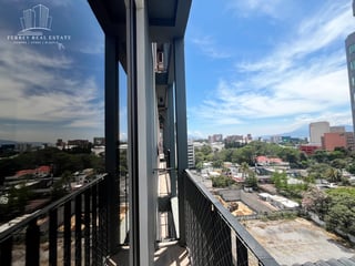 Apartamento en venta, en Zona 10 - 4