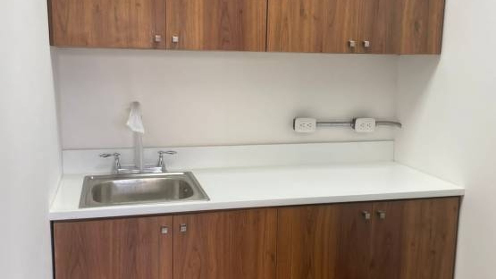 Oficina en Renta, Zona 10 (R7722) - Miniatura 3