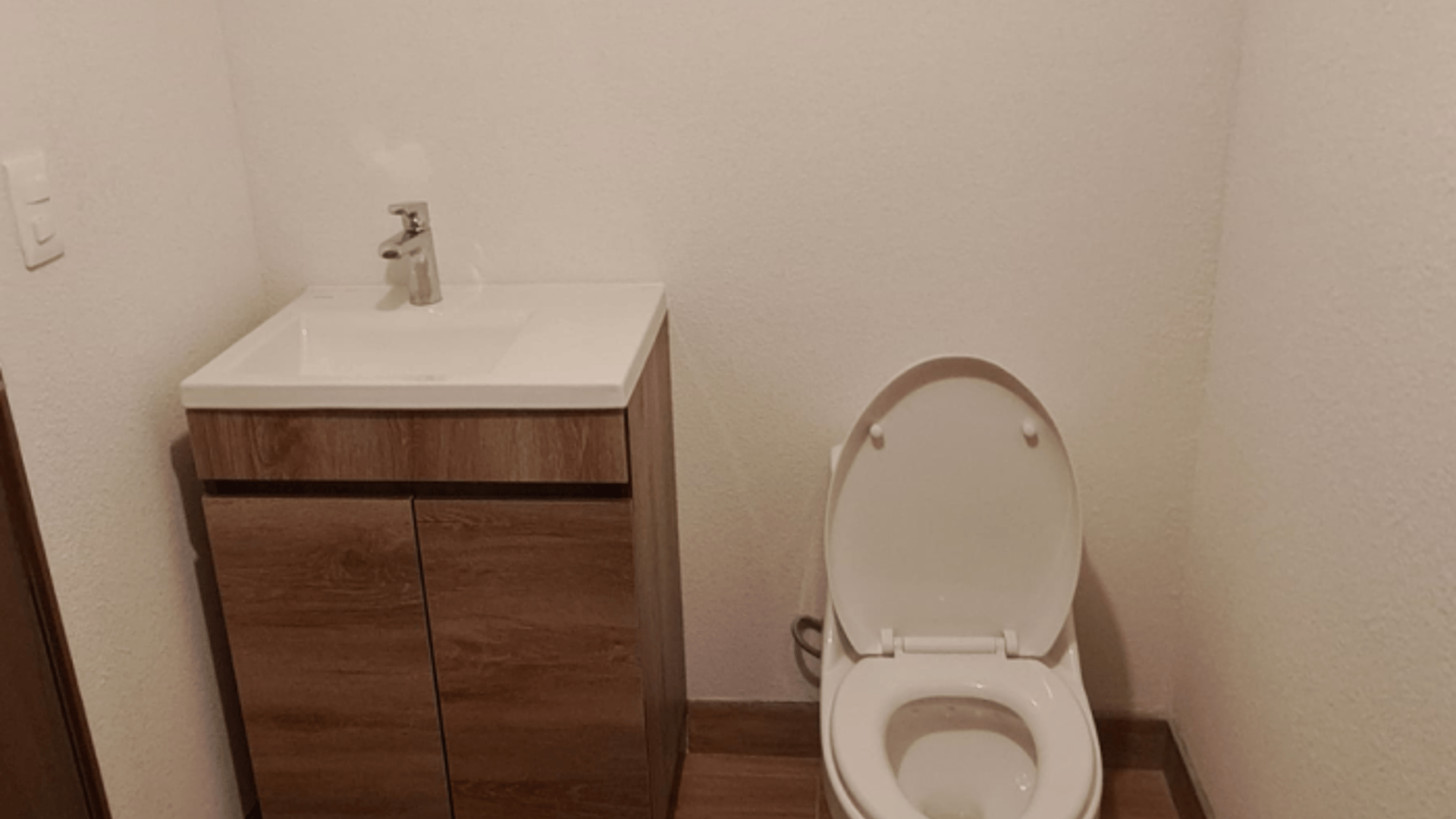 Apartamento en Renta Torre UNNIDO Zona 17 - Miniatura 4