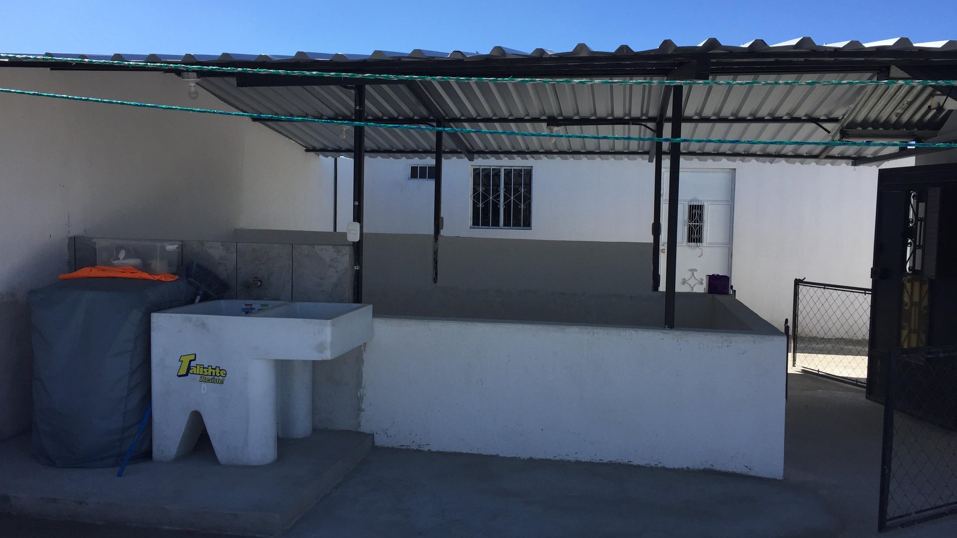 Casa Multifamiliar con 3 Rentas Independientes en zona 3 de Mixco. - Miniatura 7