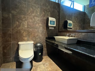 2 Edificios en Renta ideal para Universidades, Call Center u Oficinas CAES - Image 9