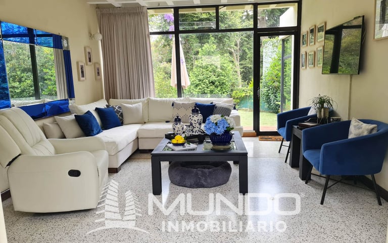 CASA EN VENTA EN ZONA 10