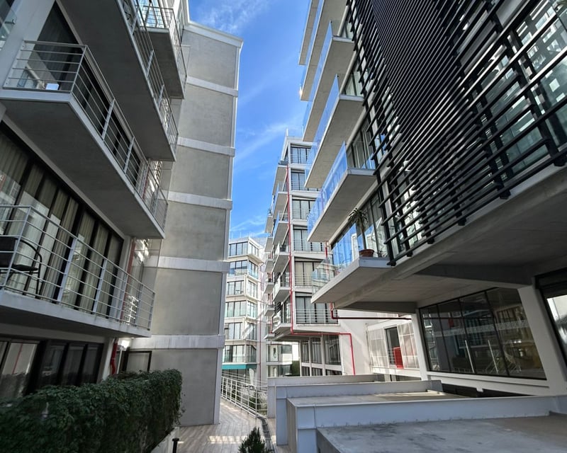Vendo apartamento amueblado en nivel bajo en Shift con patio