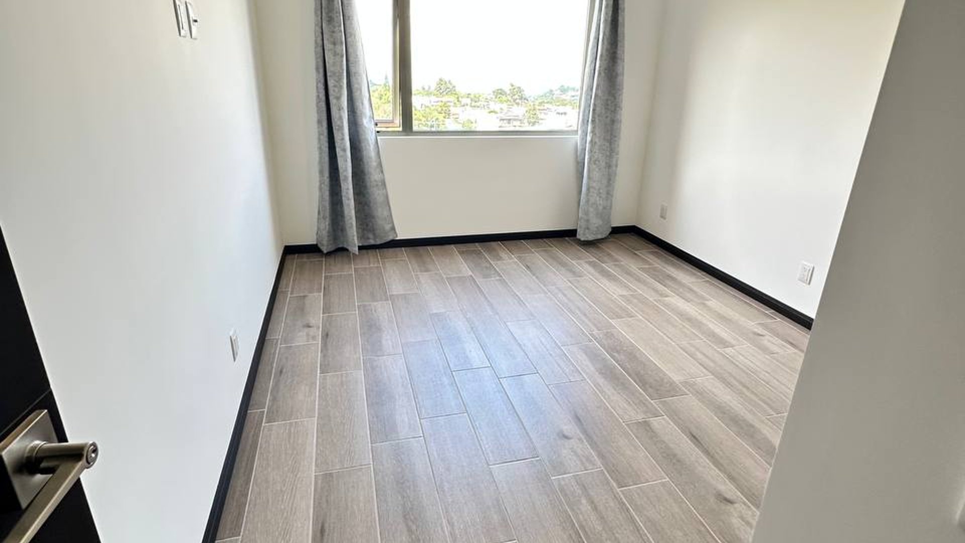 Apartamentos en renta en Edificio Segheria zona 14 - Miniatura 4