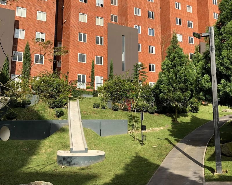 📍APARTAMENTO AMUEBLADO EN RENTA – 2 HAB + ESTUDIO | HEXA 16 | ZONA 16