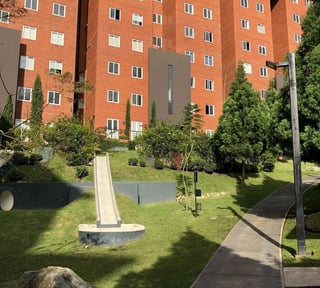 📍APARTAMENTO AMUEBLADO EN RENTA – 2 HAB + ESTUDIO | HEXA 16 | ZONA 16
