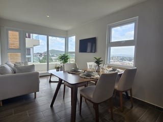 Apartamento en Venta en Calzada Mateo flores Zona 7 - Image 1