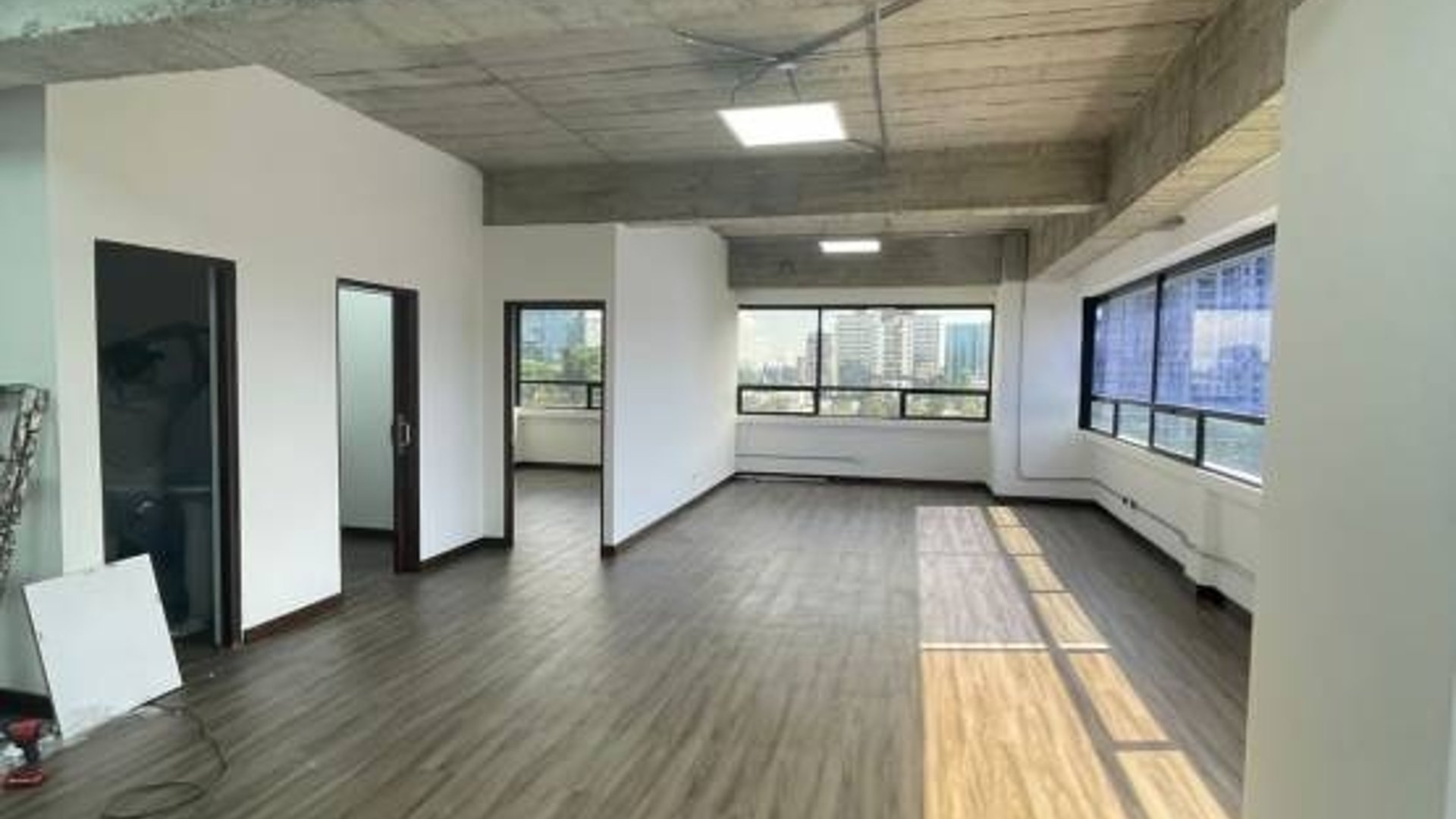 Oficina en Renta, Zona 10 (R7722) - Image 1