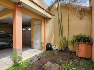 Casa en Venta Pinares de San Cristóbal, Guatemala - 2