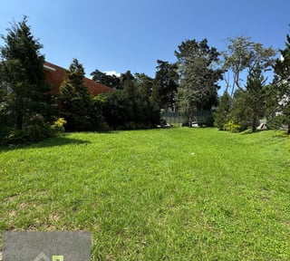 CLUB SAN ISIDRO / Terreno frente al campo en Venta, zona 16