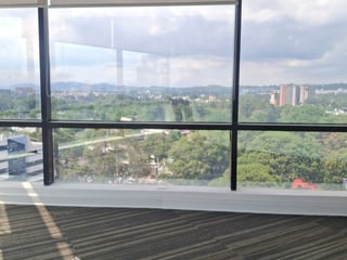 OFICINA EN RENTA EN ZONA 10 DESIGN CENTER - 2