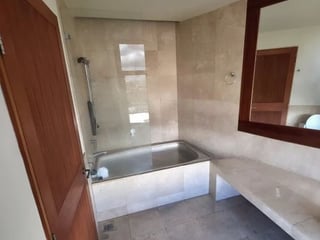 Apartamento en Renta – Edificio Casa Margarita | Zona 10 - Image 7