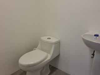 Oficina en Renta en Zona 10 Ciudad de Guatemala - Image 2