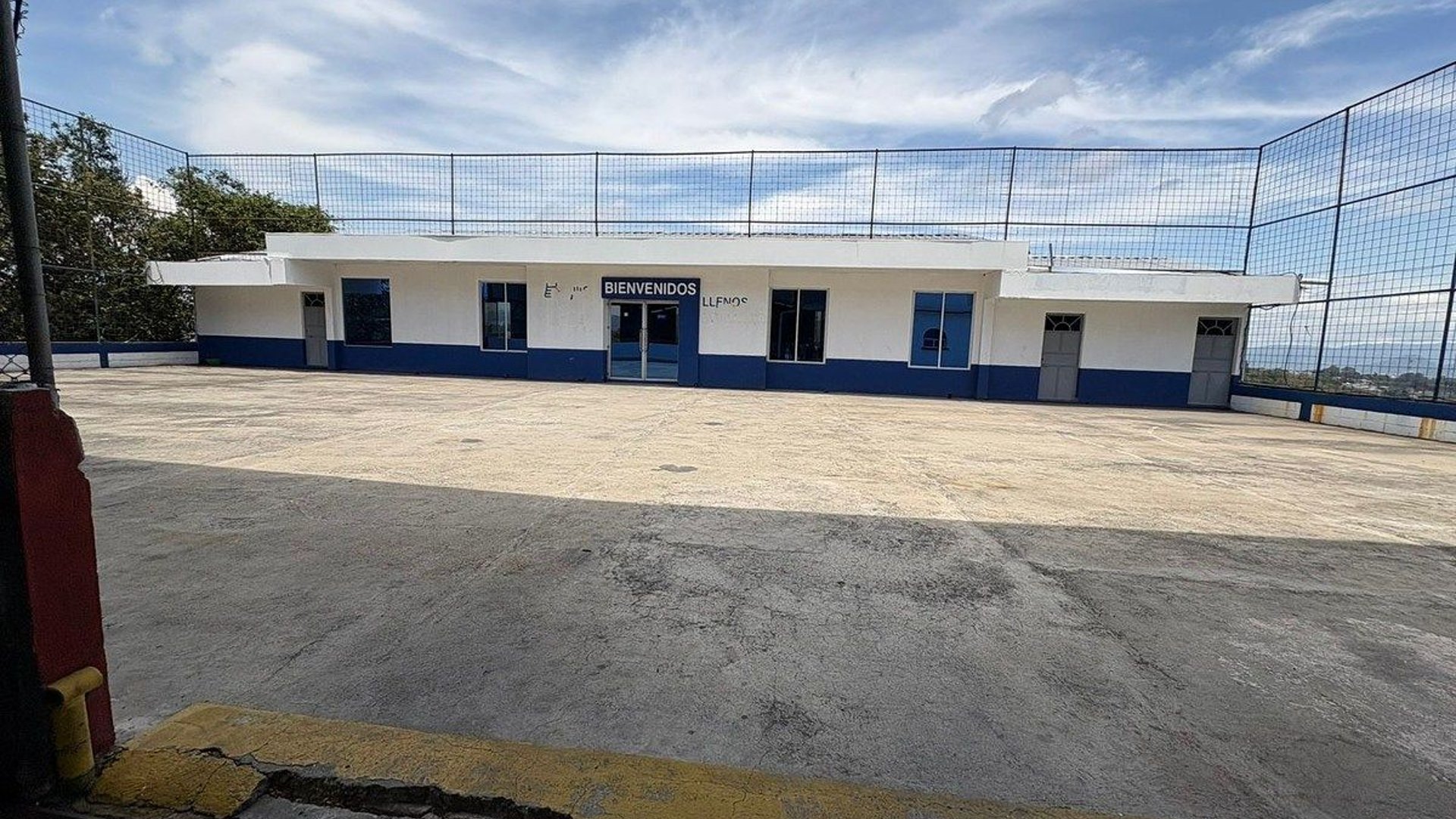 Bodega en Venta o Alquiler | Boulevard Sur, San Cristóbal - Miniatura 2