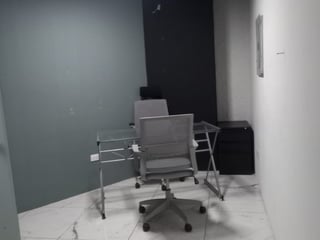 OFICINA COMERCIAL EN RENTA - 2