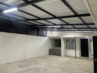 Propiedad Comercial en renta en zona 15 - 2