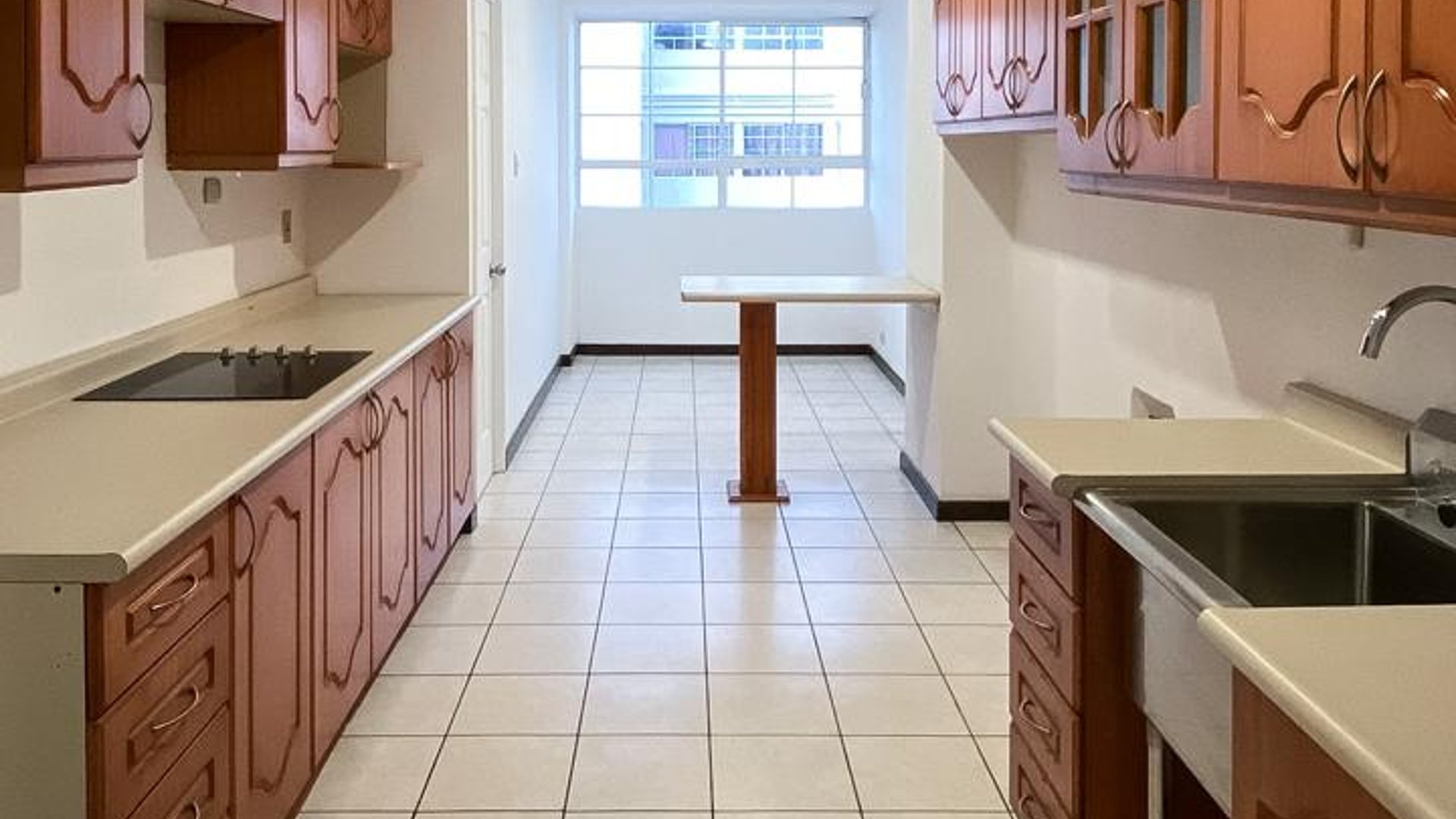 VENTA DE CÓMODO APARTAMENTO - VILLAS DE SAN ISIDRO, ZONA 16 - Miniatura 4