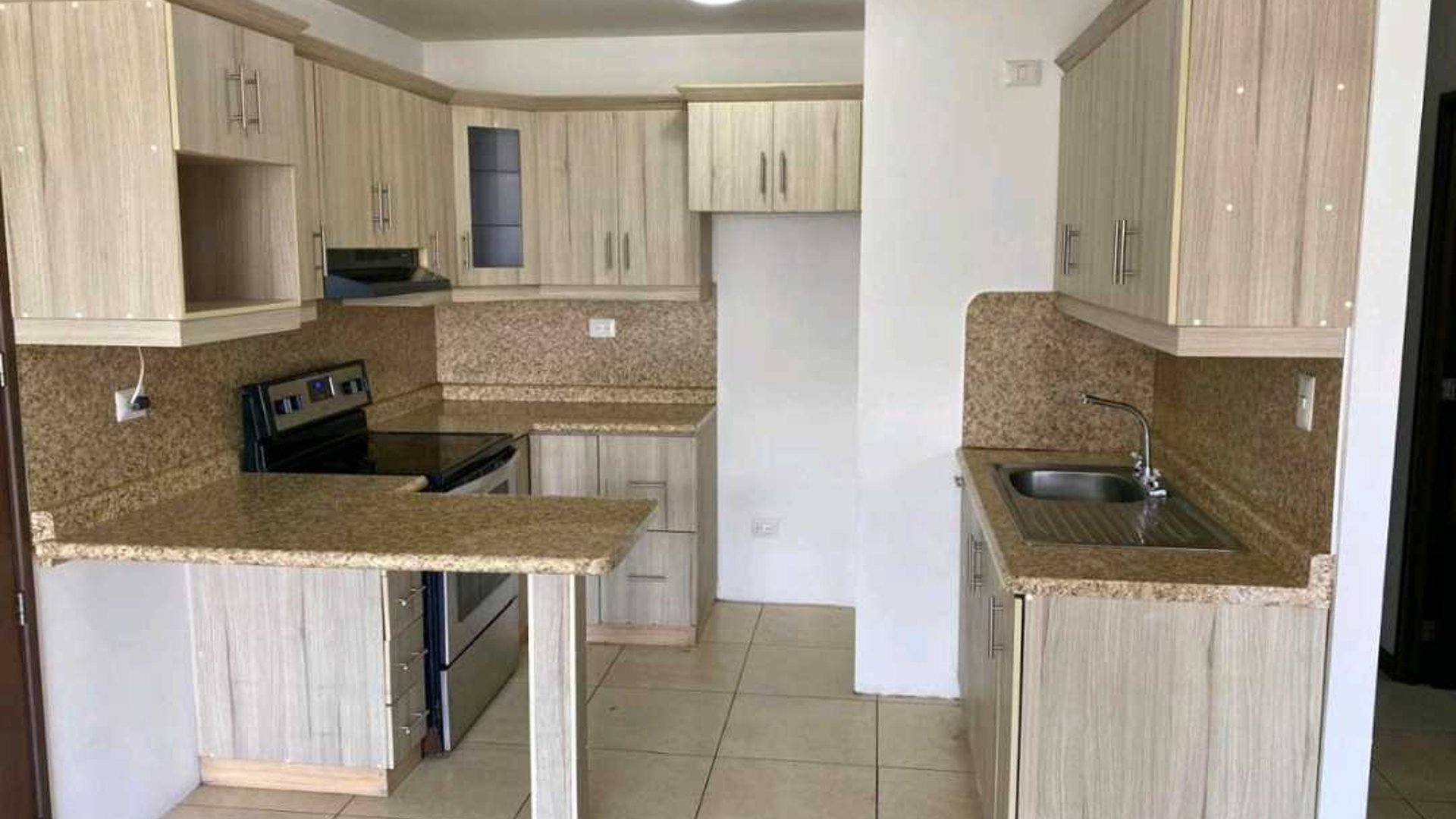 APARTAMENTO EN ALQUILER ???? Edificio Pórtico, Zona 7 - Miniatura 3