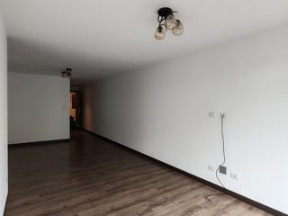 Apartamento en Venta Edificio Di Fiori, zona 7  - 2