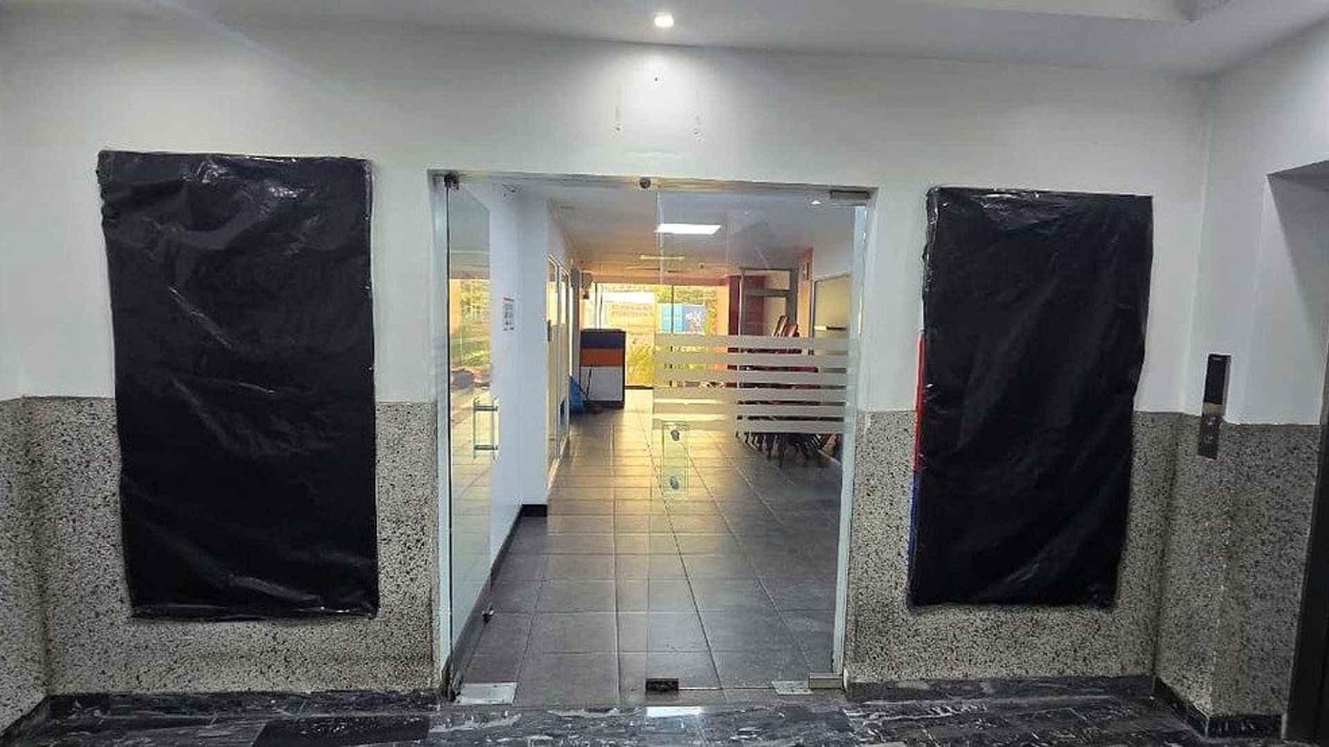 Oficina en ALQUILER en zona 4 - Miniatura 2