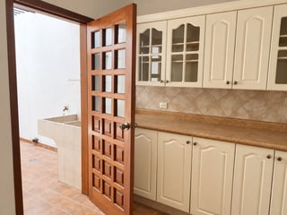 📍 CASA EN VENTA – 3 HAB + ESTUDIO + PATIO | LA VILLA | ZONA 14 - 4