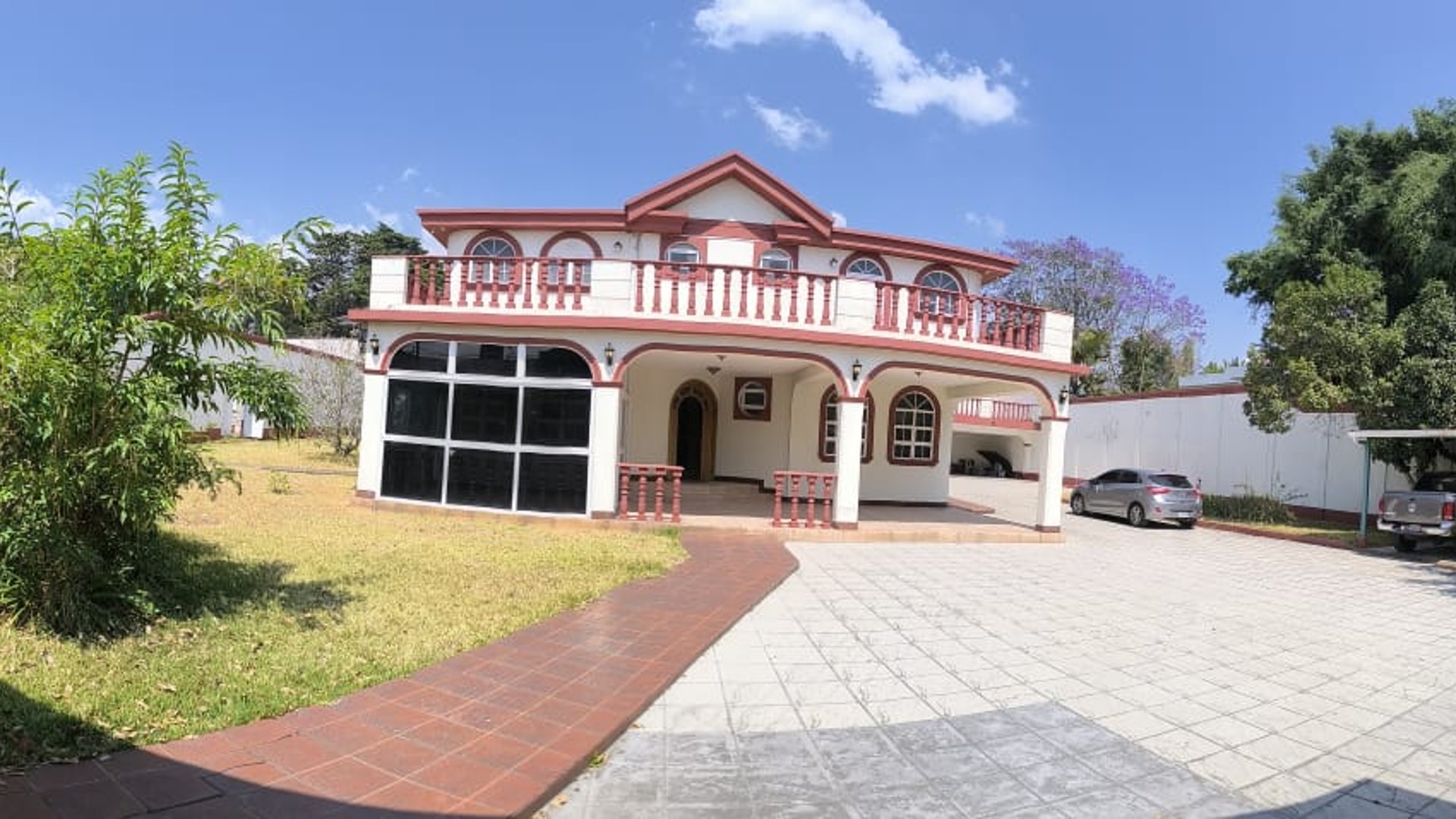 VENDO AMPLIA CASA EN ZONA 7 SECTOR MATEO FLORES
