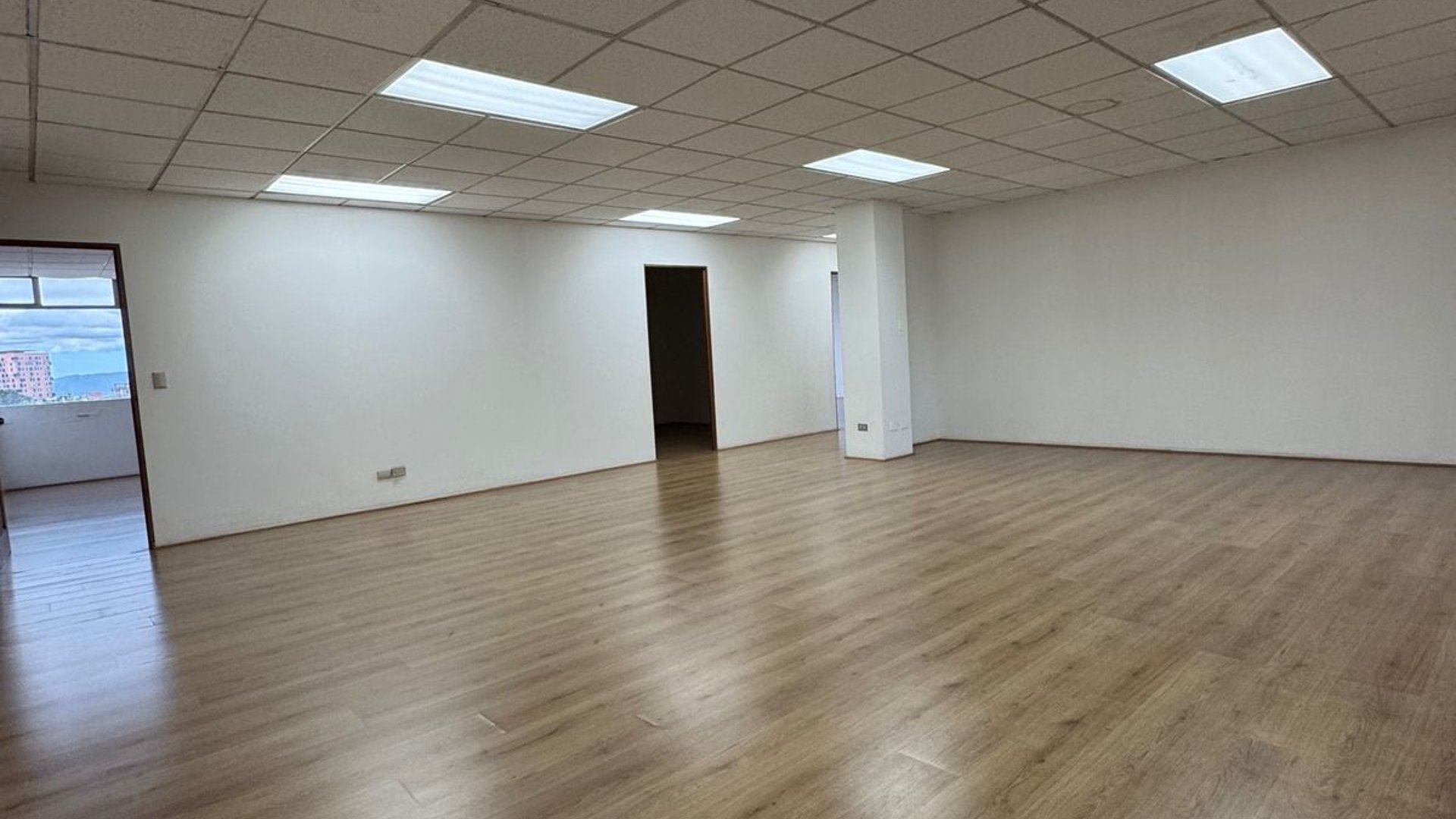 Edificio en Alquiler Zona 10 - Miniatura 9