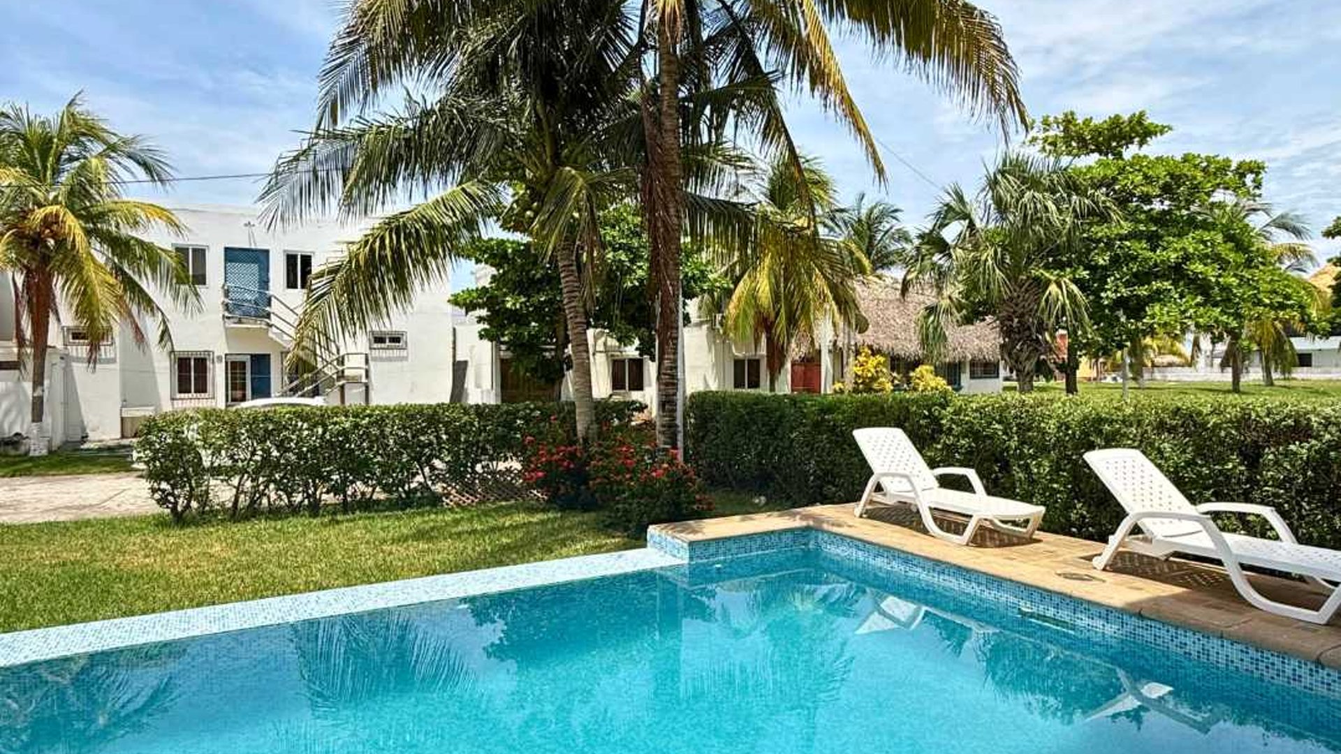 EN CONDOMINIO KM. 5 CARRETERA A MONTERRICO SE VENDE CASA - Miniatura 6